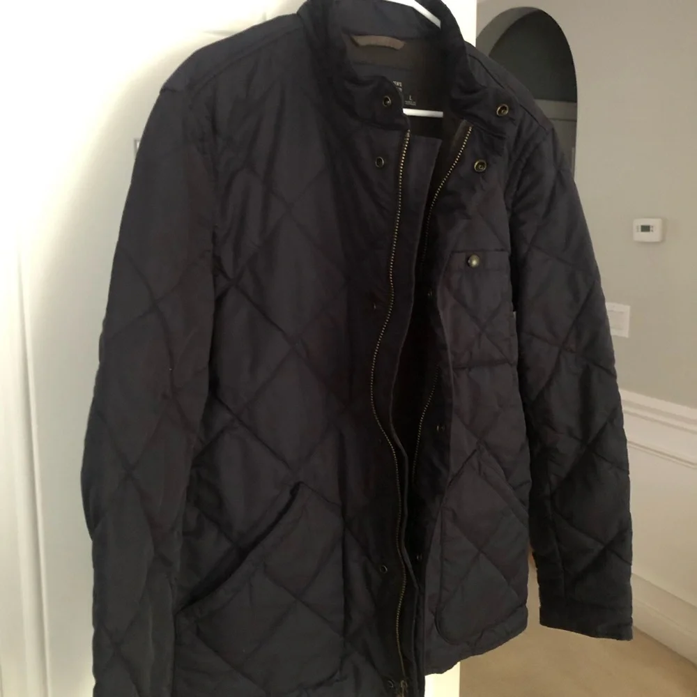 J Crew Sussex Quilted Field or Barn Jacket w Primaloft. Navy Blue. Size Large